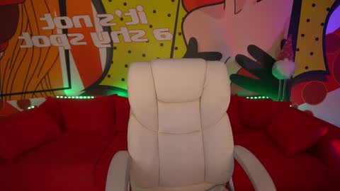Snapshot of paolamola chatting on 12.10.24 Lia online show from 12.10.24