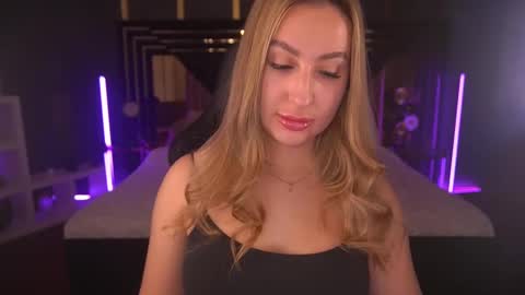 Snapshot of paolamola chatting on 02.27.25 Lia online show from 02.27.25