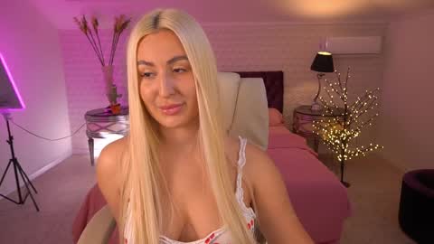 Lia online show from 04.05.26