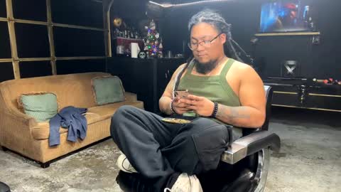 Snapshot of papi_krizz chatting on 12.11.24 papi_krizz online show from 12.11.24