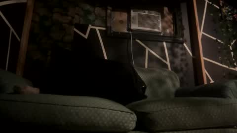 Snapshot of papi_krizz chatting on 12.11.24 papi_krizz online show from 12.11.24