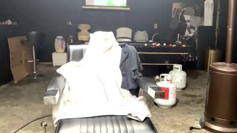 Snapshot of papi_krizz chatting on 02.28.25 papi_krizz online show from 02.28.25