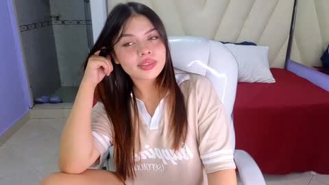 Snapshot of paradise_doll_s chatting on 12.06.24 Amy and my doll online show from 12.06.24
