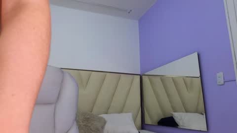 Snapshot of paradise_doll_s chatting on 12.17.24 Amy and my doll online show from 12.17.24