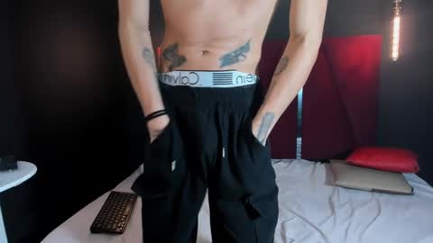 paranoidtemptaion_ online show from 02.15.25