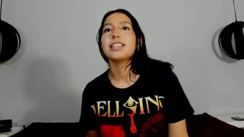 paranoidtemptaion_ online show from 02.26.25