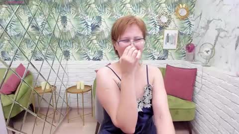 Snapshot of paris_cherry chatting on 01.27.25 Paris online show from 01.27.25