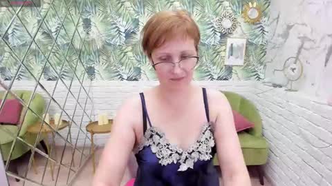 Snapshot of paris_cherry chatting on 02.02.25 Paris online show from 02.02.25