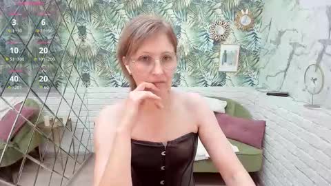 Paris online show from 12.02.25