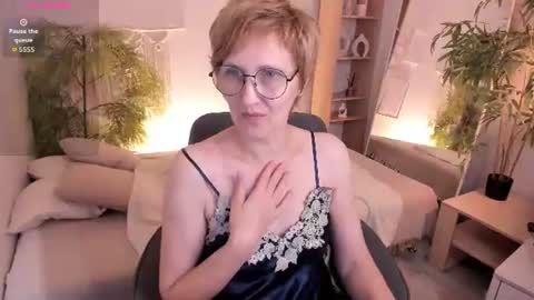 Paris online show from 08.04.26