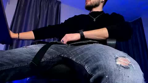 Paris online show from 11.12.25