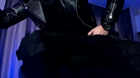 Paris online show from 12.21.25