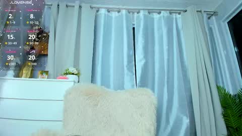 Paris online show from 09.13.25