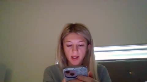 parisbaby2000 online show from 10.30.25