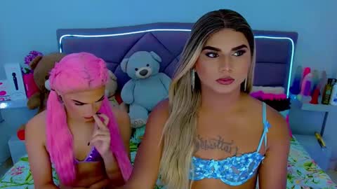 Snapshot of party_duo_trans chatting on 10.09.25 sara y cata online show from 10.09.25