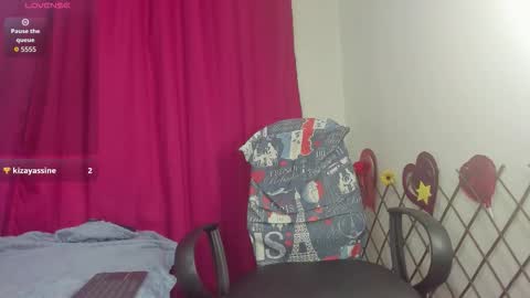 Parys Moore online show from 12.04.25