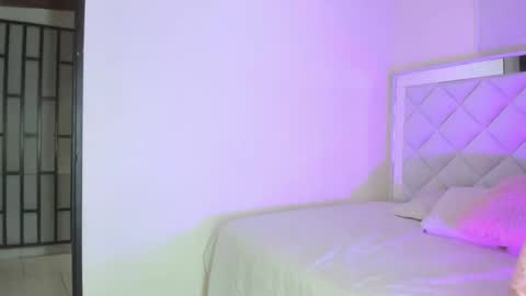 passionfruitx2 online show from 04.20.26