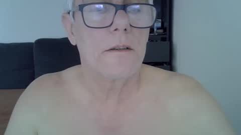 Snapshot of patrick5275 chatting on 02.10.25 patrick5275 online show from 02.10.25