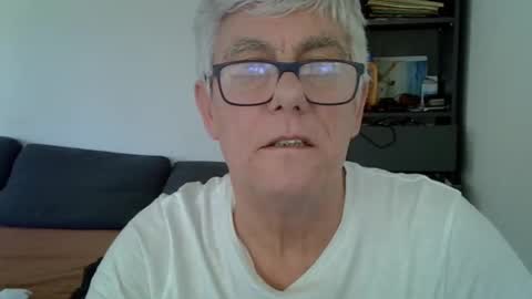 Snapshot of patrick5275 chatting on 02.14.25 patrick5275 online show from 02.14.25
