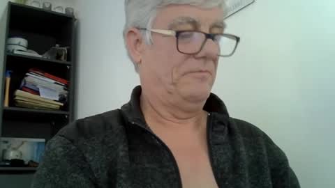 Snapshot of patrick5275 chatting on 03.02.25 patrick5275 online show from 03.02.25