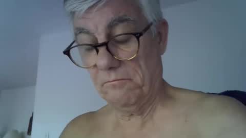 Snapshot of patrick5275 chatting on 09.16.25 patrick5275 online show from 09.16.25