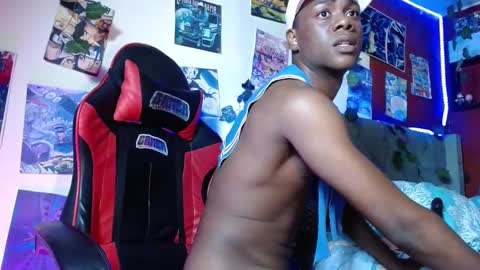 Snapshot of patrickvans chatting on 01.10.25 Patrick online show from 01.10.25