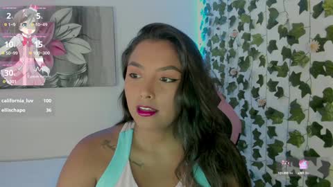 Snapshot of pau_delima__ chatting on 12.12.24 paulina online show from 12.12.24