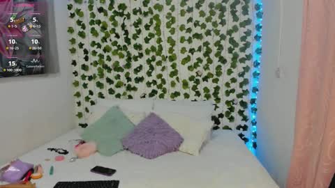 Snapshot of pau_delima__ chatting on 10.03.25 paulina online show from 10.03.25