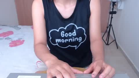 Snapshot of pau_heart chatting on 03.01.25 Paulina        online show from 03.01.25