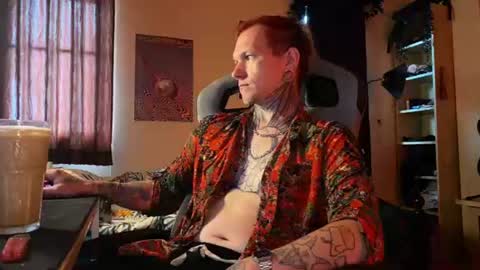 Snapshot of paul_razor chatting on 06.16.26 Paul online show from 06.16.26
