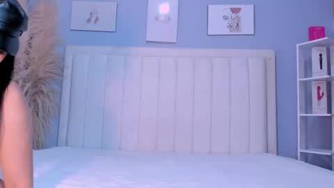 Pau online show from 10.22.25