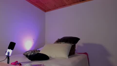 Paula perez - online show from 01.20.25