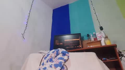 PAULA VALENTINA online show from 01.01.25