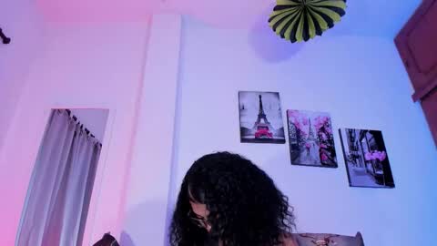 Pau online show from 12.20.25