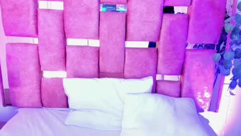 paulette_dupont_ online show from 09.28.25