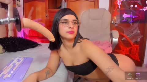 paulha_miller online show from 10.10.25