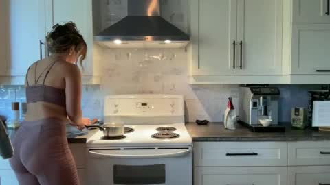 Snapshot of paulilafay chatting on 09.16.25 Paulila Fay online show from 09.16.25