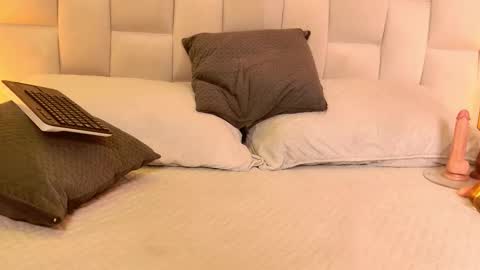 Paulina  online show from 12.05.25