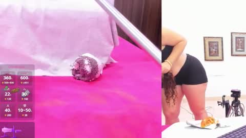 Paulina Davis  online show from 01.22.25