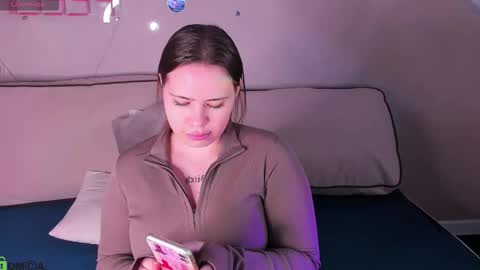 Snapshot of pauline_moore chatting on 10.19.25 Erica online show from 10.19.25