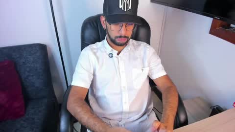 Snapshot of paulodasilva_ chatting on 04.17.26 Paulo Da Silva online show from 04.17.26