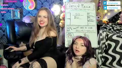 ArtsyHeartsyy online show from 01.14.25