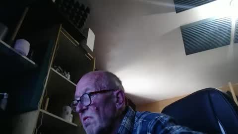 Snapshot of pc8474408 chatting on 04.24.26 pc8474408 online show from 04.24.26