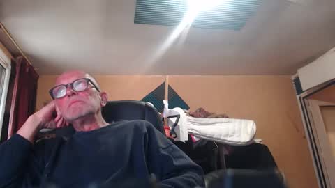 Snapshot of pc8474408 chatting on 05.04.26 pc8474408 online show from 05.04.26