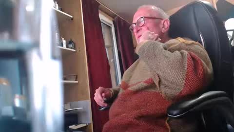 Snapshot of pc8474408 chatting on 05.19.26 pc8474408 online show from 05.19.26
