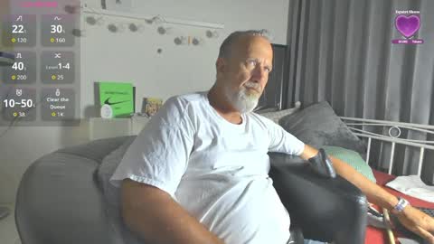Snapshot of peacetous chatting on 05.24.26 Marc online show from 05.24.26