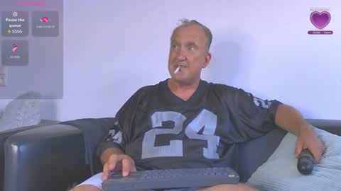 Snapshot of peacetous chatting on 06.29.26 Marc online show from 06.29.26