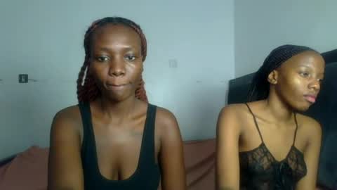 Snapshot of peach_ebonny chatting on 06.12.26 peach_ebonny online show from 06.12.26