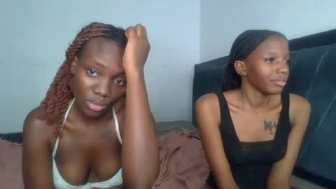 Snapshot of peach_ebonny chatting on 06.17.26 peach_ebonny online show from 06.17.26