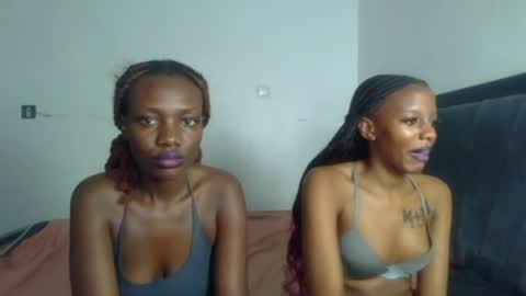 Snapshot of peach_ebonny chatting on 06.19.26 peach_ebonny online show from 06.19.26